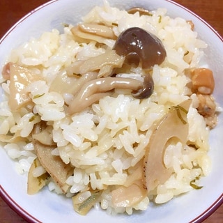 鶏肉と蓮根としめじの混ぜご飯　隠し味に黒酢